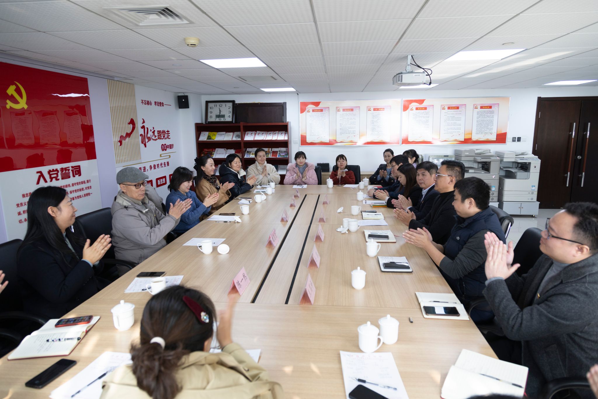 藝心向黨 文化互鑒——國(guó)際藝術(shù)交流學(xué)院與濟(jì)南市文化館攜手開展黨建共建暨文化藝術(shù)交流活動(dòng)